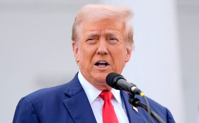 Trump says US will 'obliterate' Iran's power plants if it doesn't open Strait of Hormuz